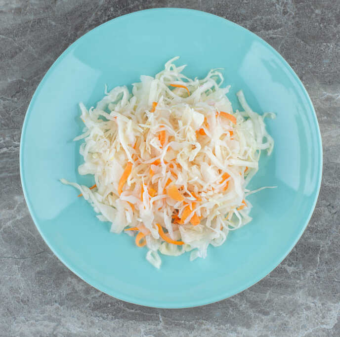 Salade de chou Coleslaw : recette facile et rapide 28 Assiette de Coleslaw maison